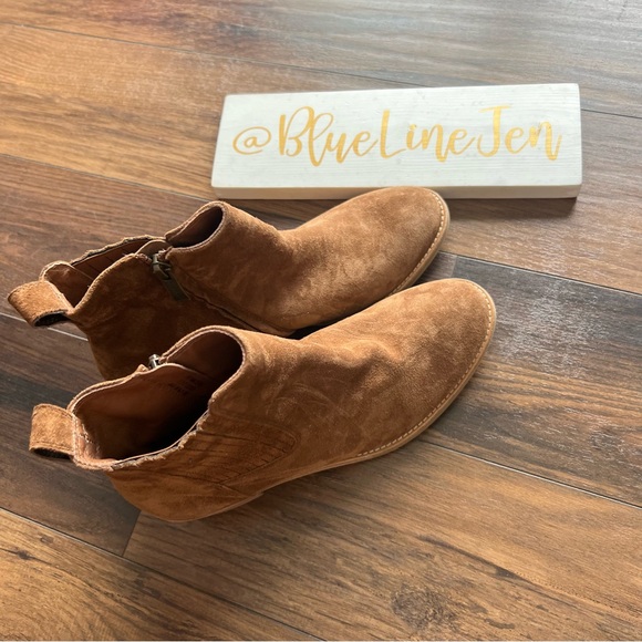 Paul Green Tan Suede Booties NWT - Picture 3 of 9